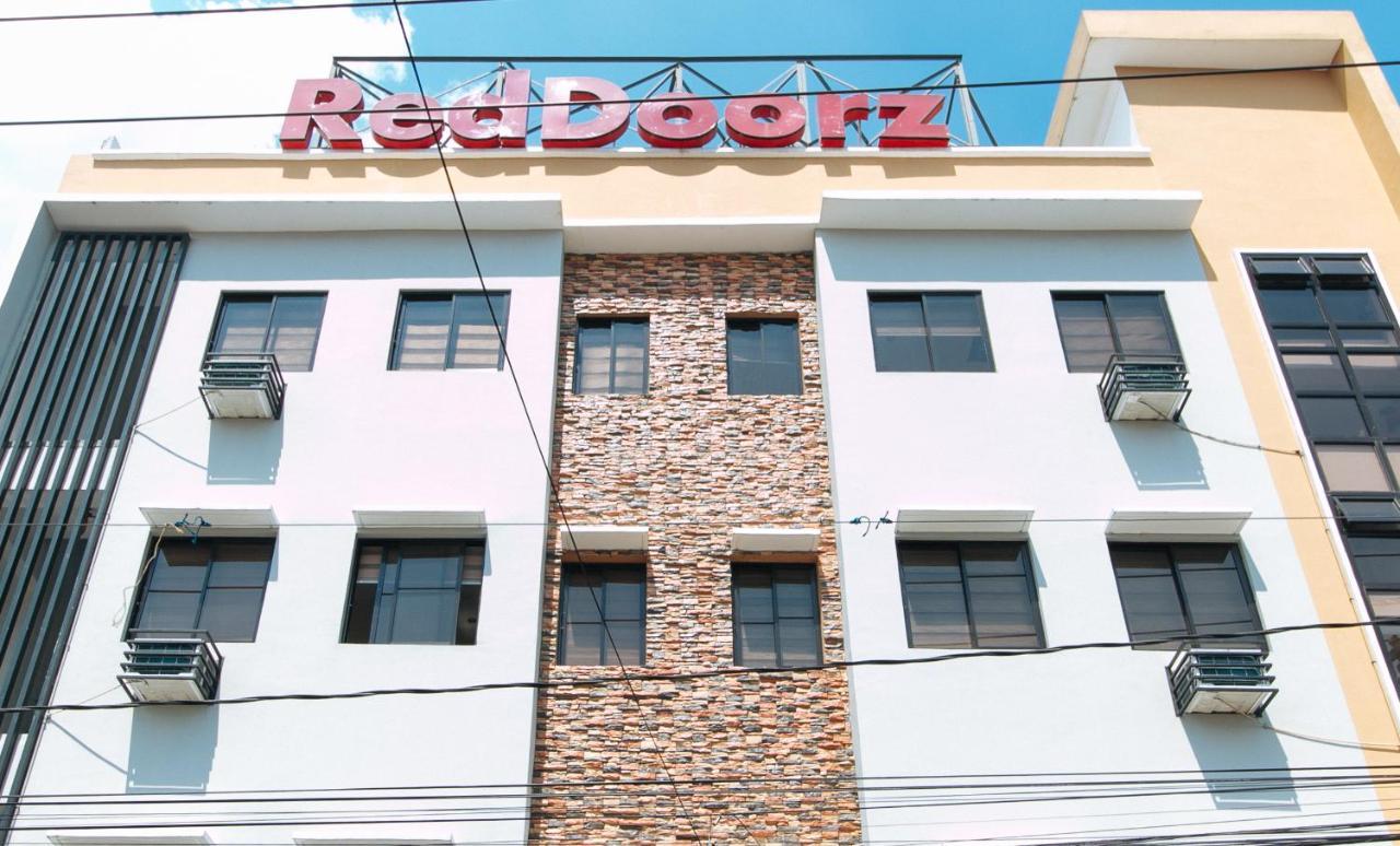 红多兹酒店-近bm比库坦 Paranaque City 外观 照片