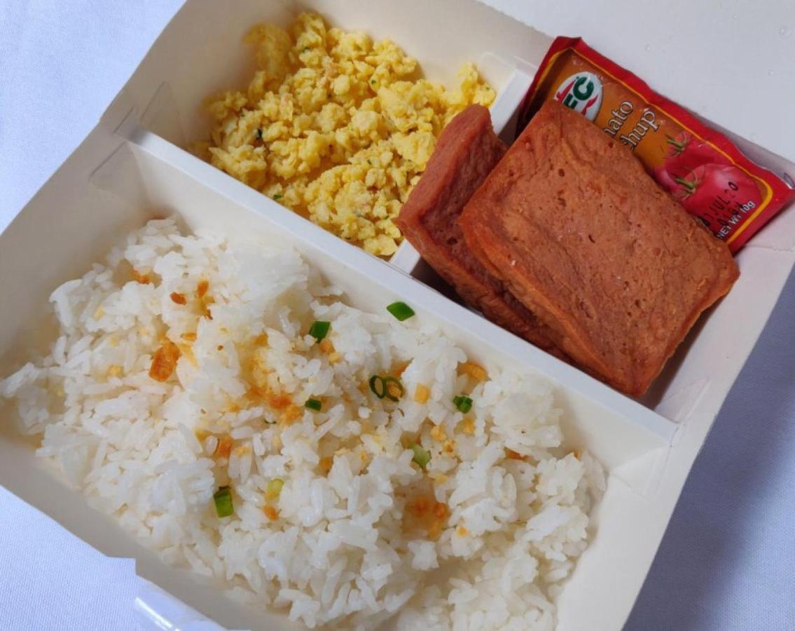 红多兹酒店-近bm比库坦 Paranaque City 外观 照片